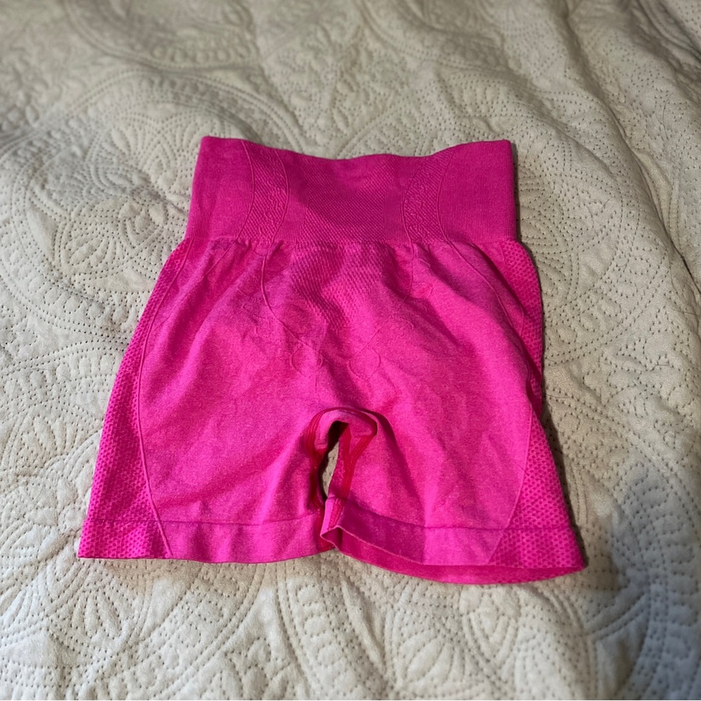 Pink Scrunch-butt XS shorts